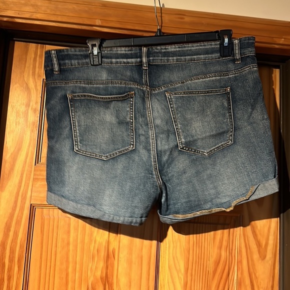 RUE 21 shorts - Picture 3 of 3